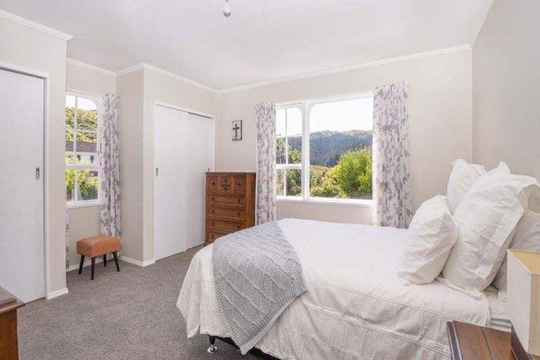 Photo of property in 52 Oriel Avenue, Tawa, Wellington, 5028