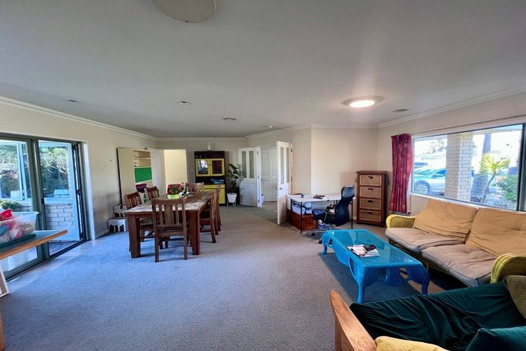 Photo of property in 179 Lakeside Drive, Orewa, 0931