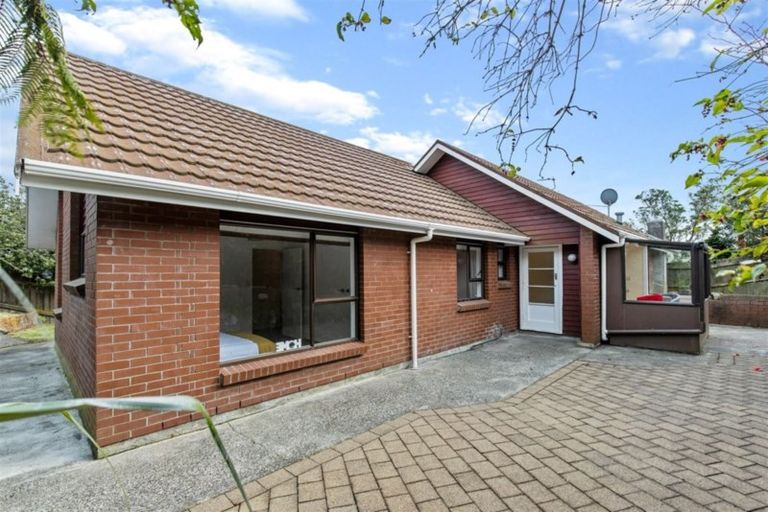 Photo of property in 112 Mark Avenue, Grenada Village, Wellington, 6037