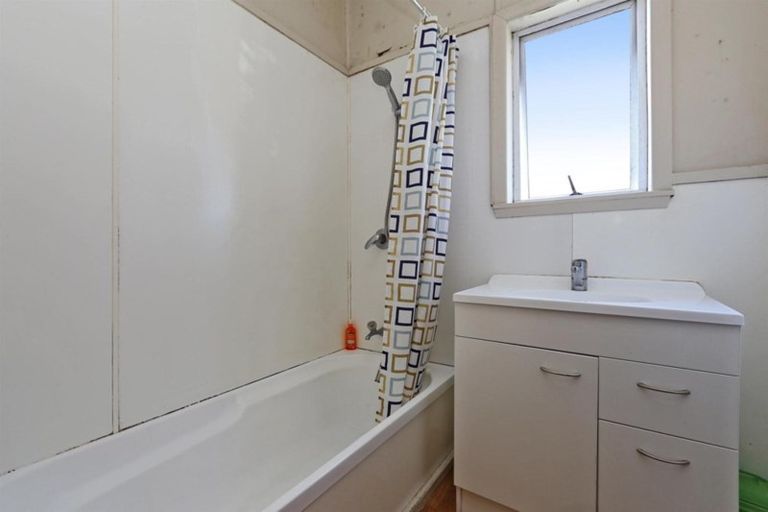 Photo of property in 605 Grove Road, Mayfair, Hastings, 4122