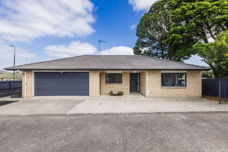 Photo of property in 12 Mark Edgar Place, Clendon Park, Auckland, 2103