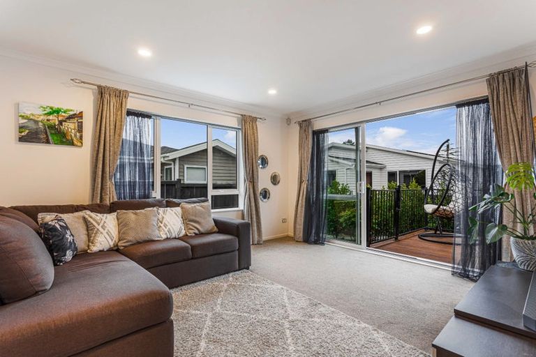 Photo of property in 16 Verdot Close, Kumeu, 0810