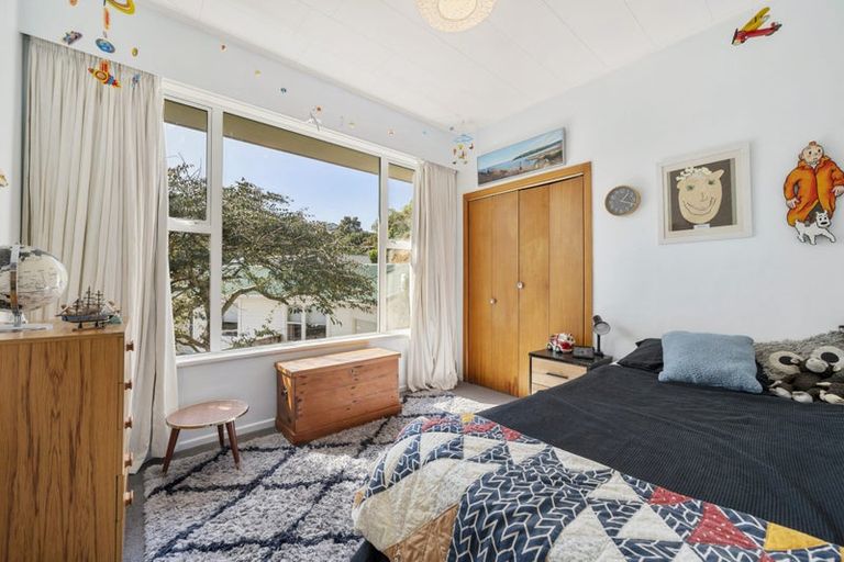 Photo of property in 15 Witham Street, Island Bay, Wellington, 6023