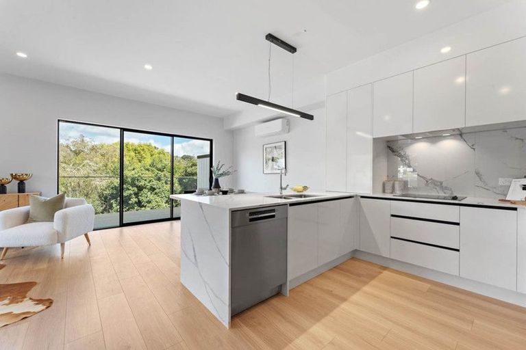 Photo of property in 31b Ludlow Terrace, Totara Vale, Auckland, 0627