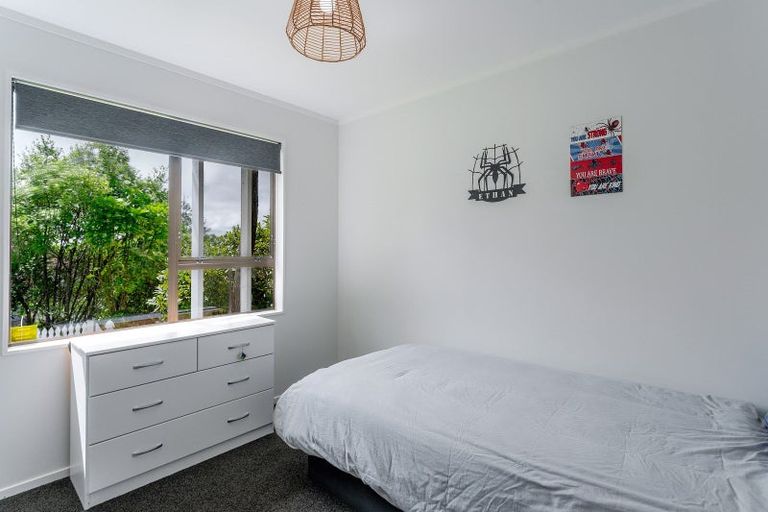 Photo of property in 17 Nalanda Crescent, Broadmeadows, Wellington, 6035