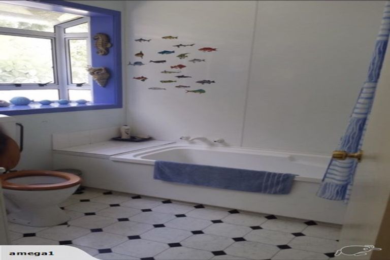 Photo of property in 24 Merlincote Crescent, Governors Bay, Lyttelton, 8971