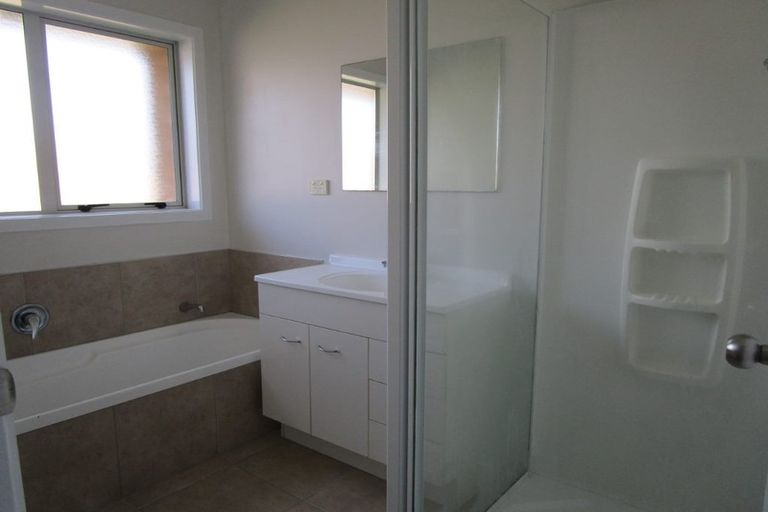 Photo of property in 4a Cross Street, Papakura, 2110