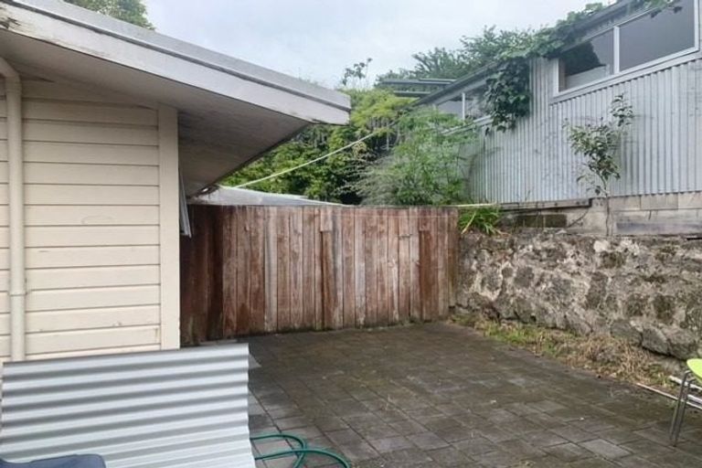 Photo of property in 32 Faraday Street, Hospital Hill, Napier, 4110