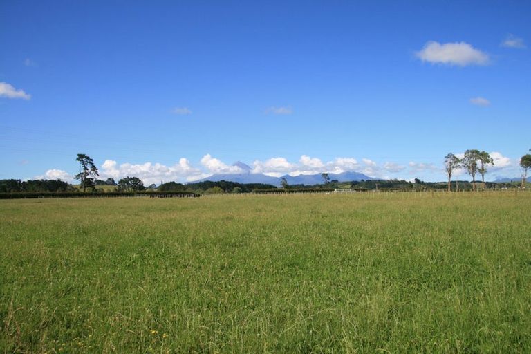 Photo of property in 550 Mountain Road, Lepperton, New Plymouth, 4373