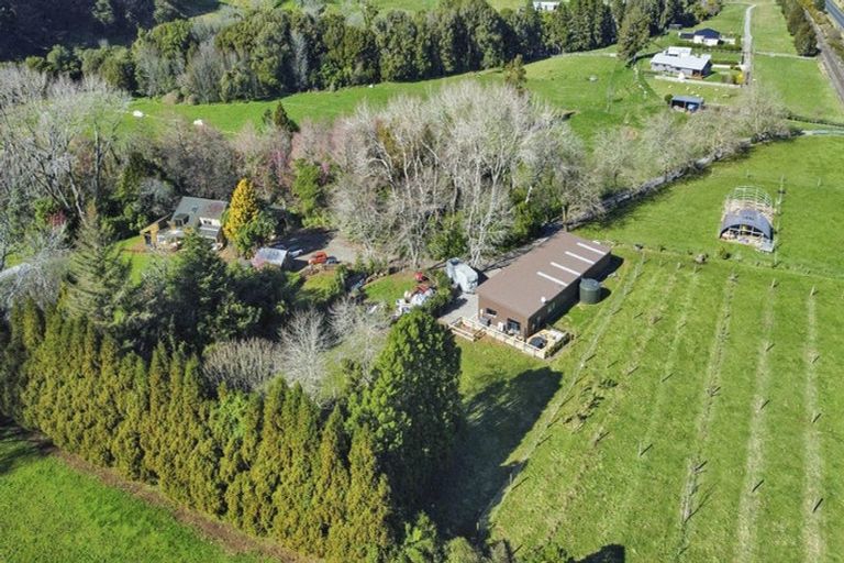 Photo of property in 1059 Mountain Road, Waiongana, Inglewood, 4389