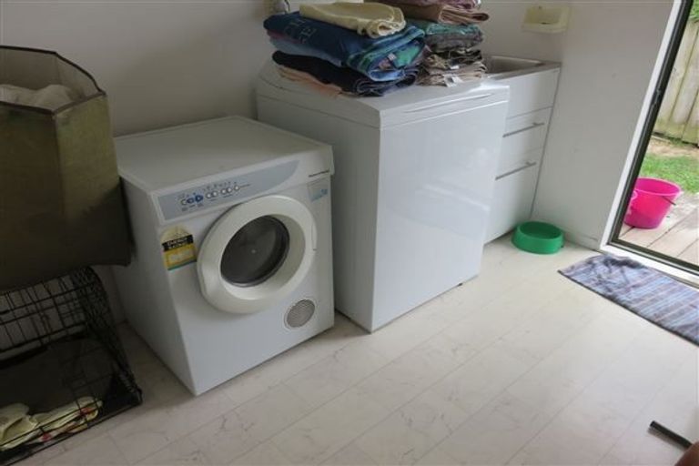 Photo of property in 163b Colwill Road, Massey, Auckland, 0614