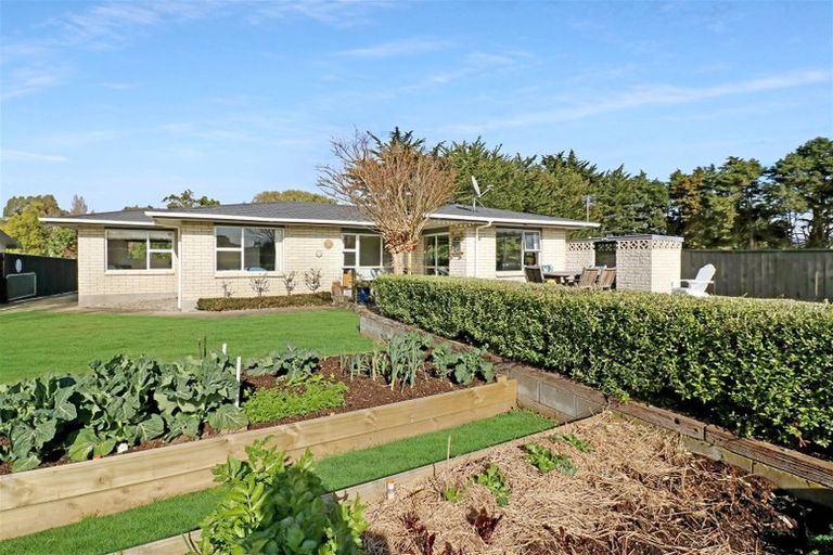 Photo of property in 22 Smith Street, Dannevirke, 4930