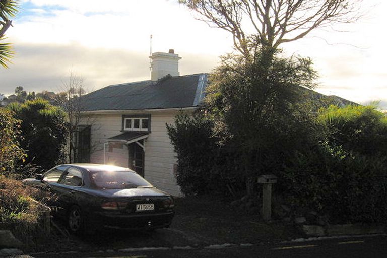 Photo of property in 8 Springhill Road, Mornington, Dunedin, 9011