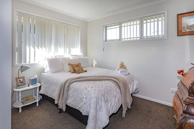 Photo of property in 80 Golden Shore Place, Coromandel, 3506