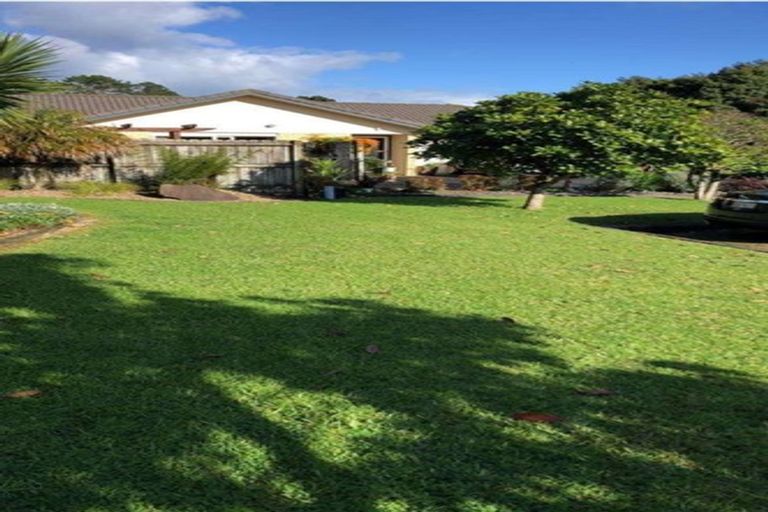 Photo of property in 14 Checkerberry Court, Henderson, Auckland, 0612