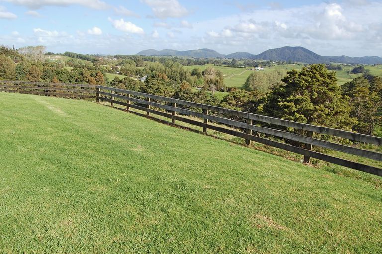 Photo of property in 34 Tawa Avenue, Kaiwaka, 0573