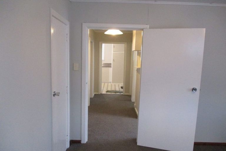 Photo of property in 19 Queenwood Road, Levin, 5510