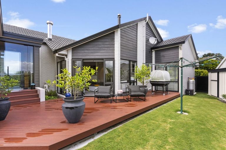 Photo of property in 29 Wiltshire Place, Somerville, Auckland, 2014