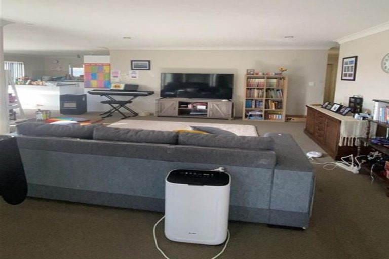 Photo of property in 24 County Drive, Hawera, 4610