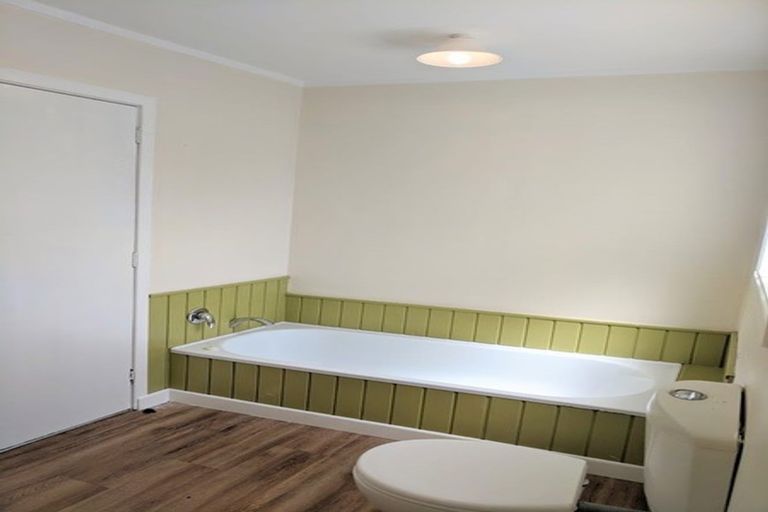 Photo of property in 152 Main Road, Wainuiomata, Lower Hutt, 5014