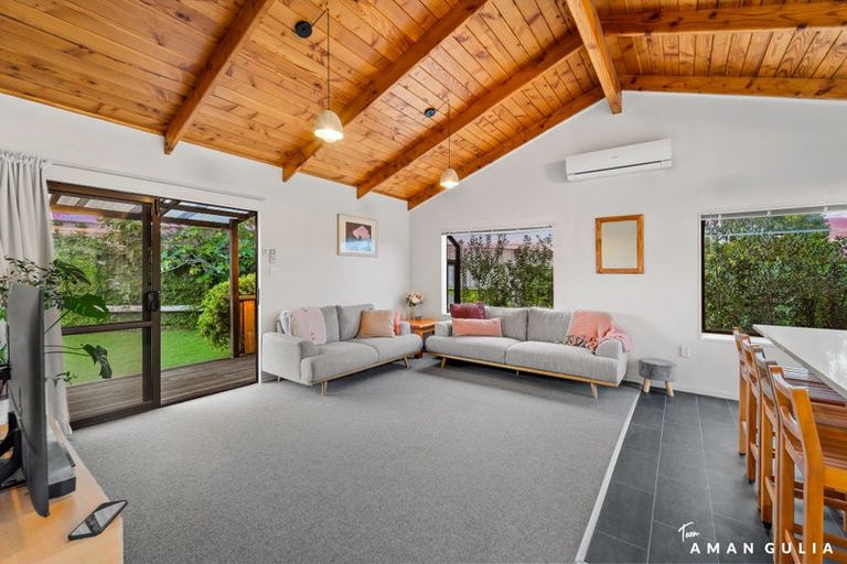 Photo of property in 2/30 Seymour Road, Sunnyvale, Auckland, 0612