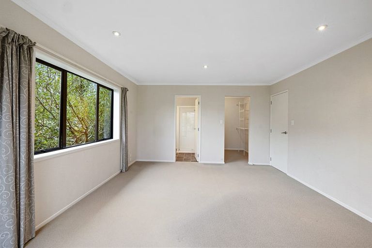 Photo of property in 72 Karamea Street, Whalers Gate, New Plymouth, 4310
