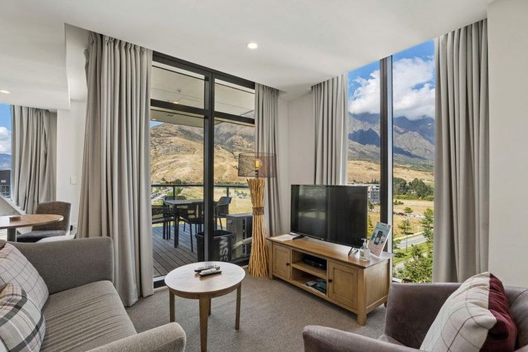 Photo of property in Wyndham Gardens Apartments, 30 Red Oaks Drive, Frankton, Queenstown, 9300