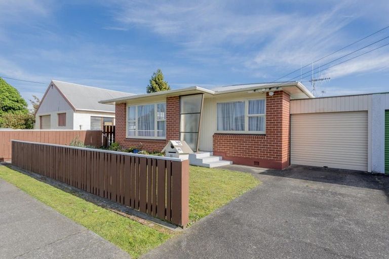 Photo of property in 11 Weraroa Road, Levin, 5510