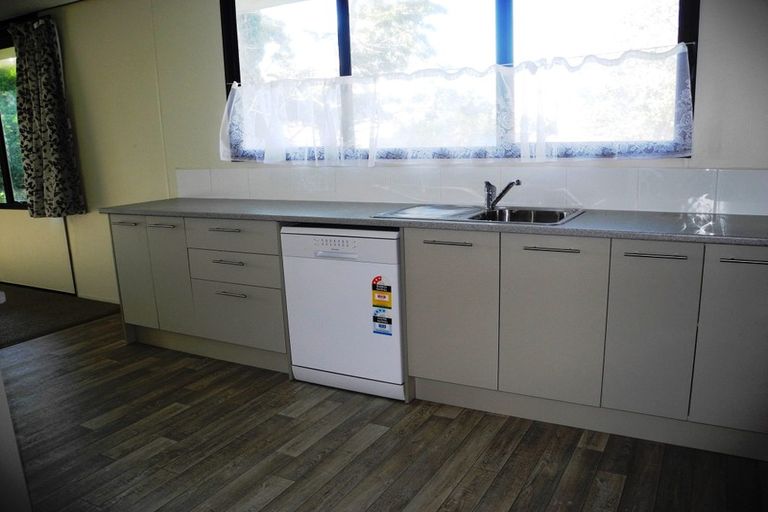 Photo of property in 1/5 Compass Place, Te Atatu Peninsula, Auckland, 0610