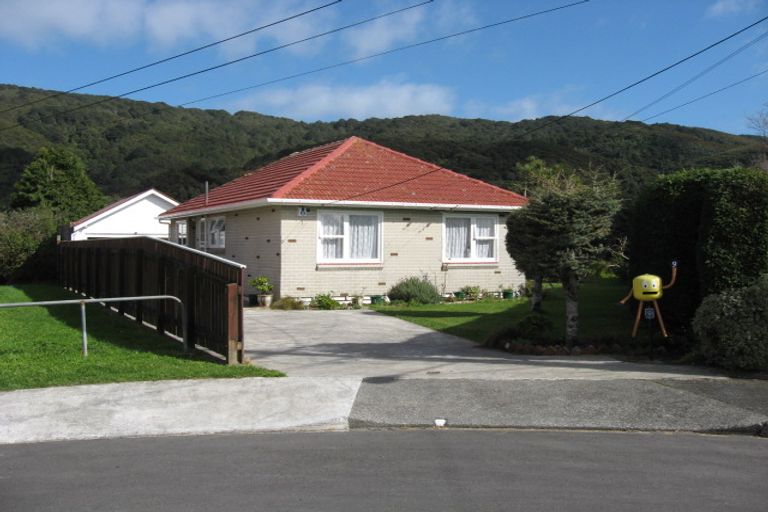 Photo of property in 9 Willow Grove, Wainuiomata, Lower Hutt, 5014
