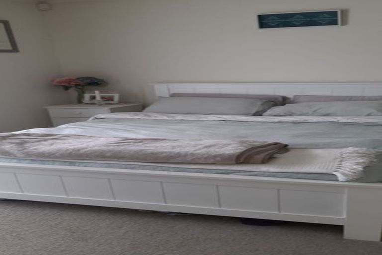 Photo of property in 18 Randwick Place, Randwick Park, Auckland, 2105