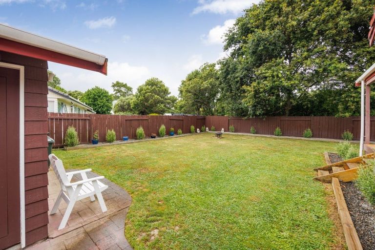 Photo of property in 21 Dalfield Place, Highbury, Palmerston North, 4412