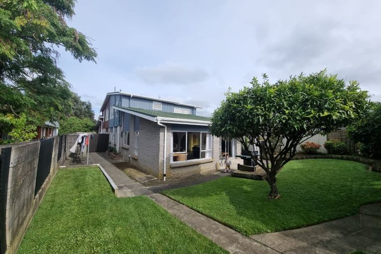 Photo of property in 1/30 Whiteacres Drive, Sunnyhills, Auckland, 2010