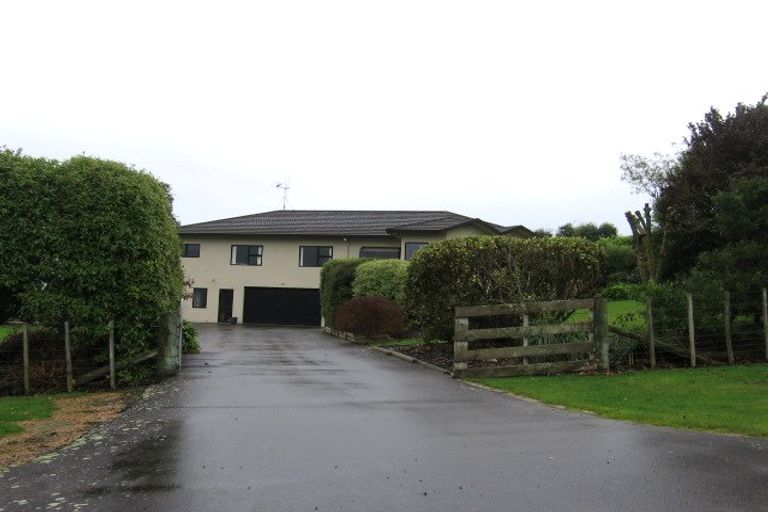Photo of property in 52 Schnell Drive, Kelvin Grove, Palmerston North, 4414