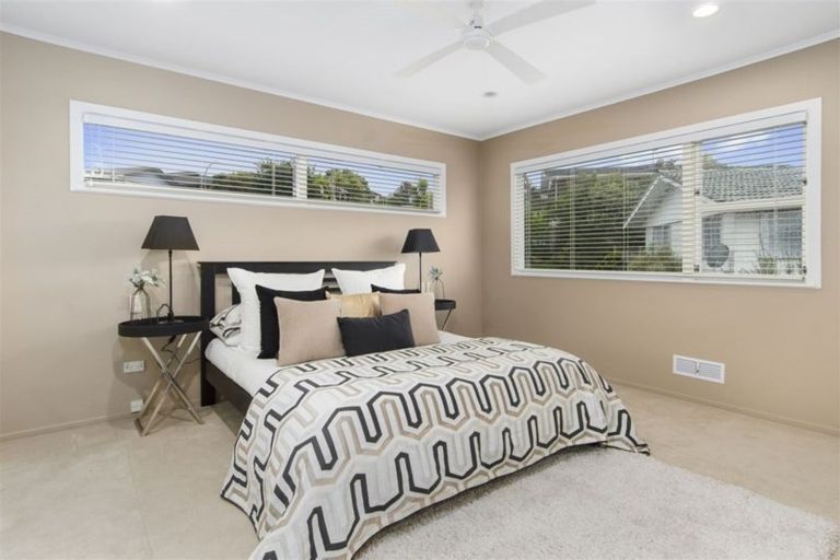 Photo of property in 8 Intrepid Place, Torbay, Auckland, 0630