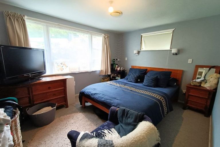 Photo of property in 16 Logie Street, Stokes Valley, Lower Hutt, 5019