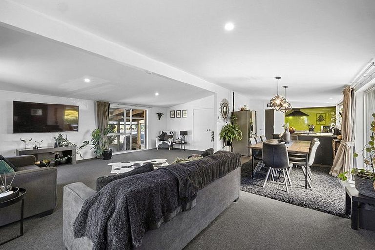 Photo of property in 21 Calgher Avenue, Waitara, 4320