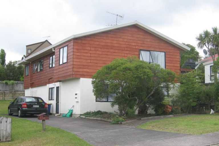 Photo of property in 8 Thalia Place, Totara Vale, Auckland, 0629