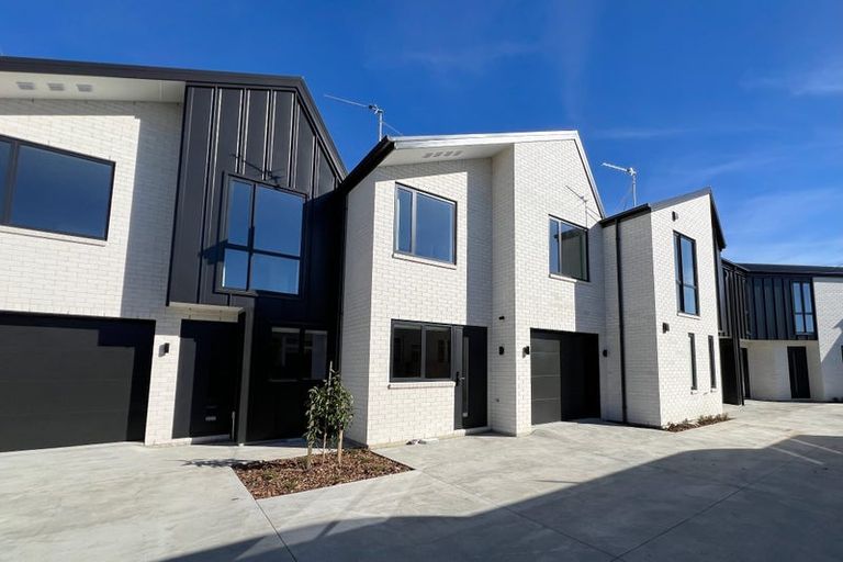 Photo of property in 4/133 Blighs Road, Strowan, Christchurch, 8052