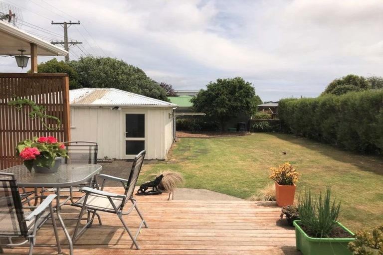 Photo of property in 1 Truby King Street, Merrilands, New Plymouth, 4312