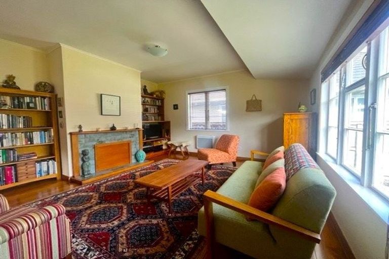 Photo of property in 10 Melvill Grove, Waterloo, Lower Hutt, 5011