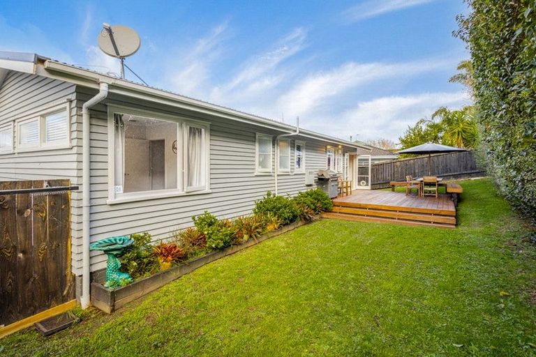 Photo of property in 1/6 Braebank Lane, Te Atatu South, Auckland, 0610