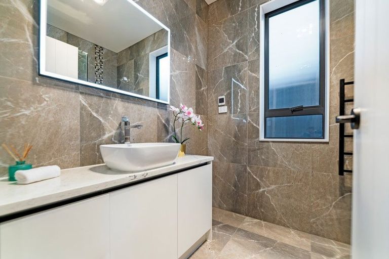 Photo of property in 11 Castlebane Drive, Flat Bush, Auckland, 2019