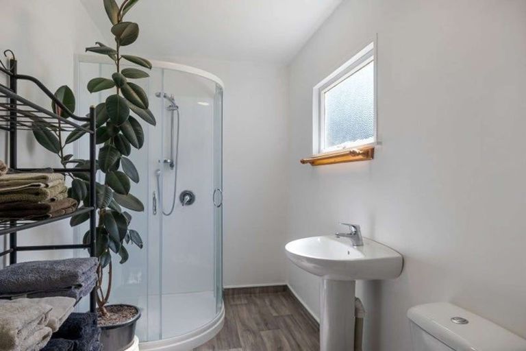 Photo of property in 24a Mckenzie Street, Levin, 5510