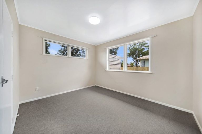 Photo of property in 19 Convair Crescent, Mangere, Auckland, 2022