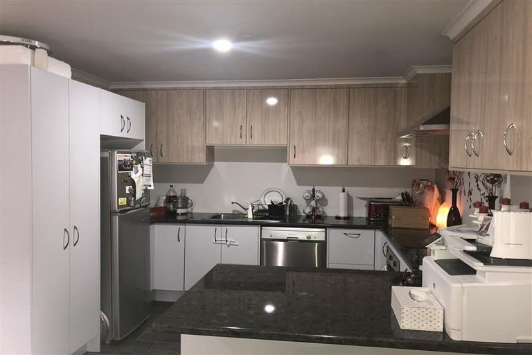 Photo of property in 33 Sun Valley Grove, Wainuiomata, Lower Hutt, 5014