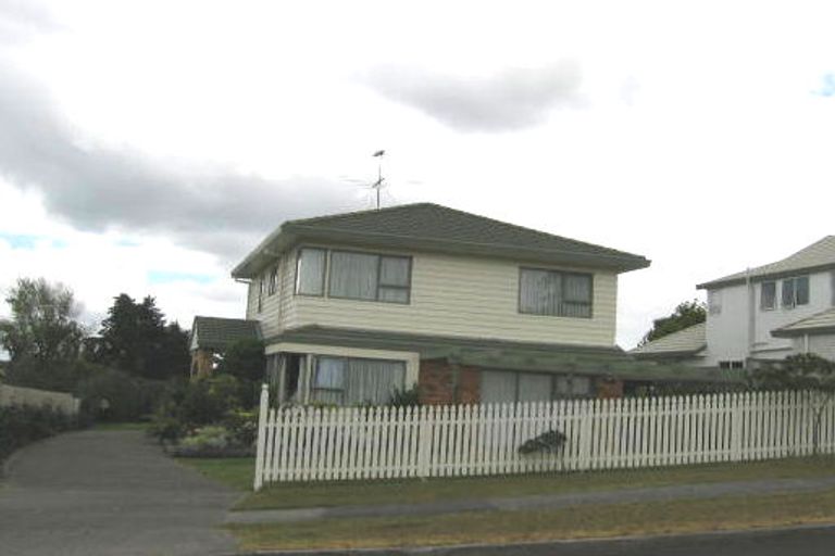 Photo of property in 35 Manutara Avenue, Forrest Hill, Auckland, 0620
