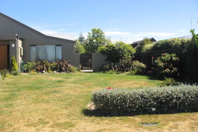 Photo of property in 17 Waitikiri Drive, Parklands, Christchurch, 8083