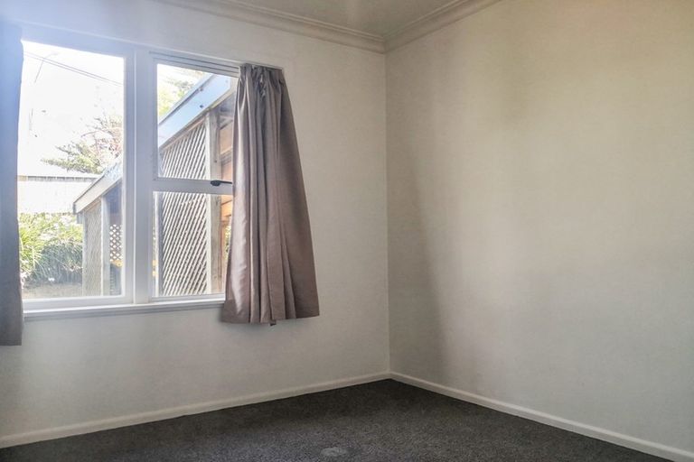 Photo of property in 76 Manuka Road, Glenfield, Auckland, 0629