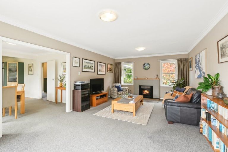Photo of property in 8 Saint Johns Terrace, Tawa, Wellington, 5028